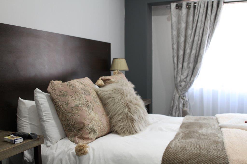 93 On Celliers Guesthouse Луис-Тричард Экстерьер фото